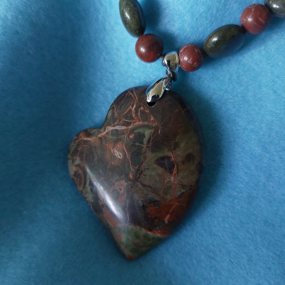 Heart-shaped Stone Beaded Necklace, Estate Jewelry